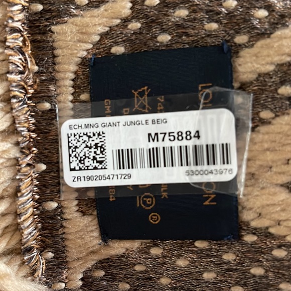 NWT Louis Vuitton Logomania jungle print scarf - Picture 8 of 8